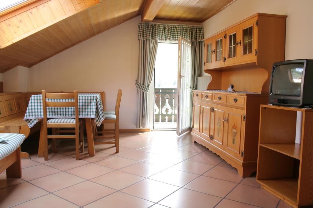Appartamenti Ladina Campitello di Fassa Zimmer foto